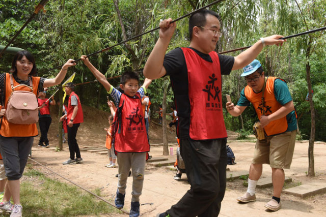 六一到了小孩子们都去哪玩了,六一到小朋友们齐欢笑