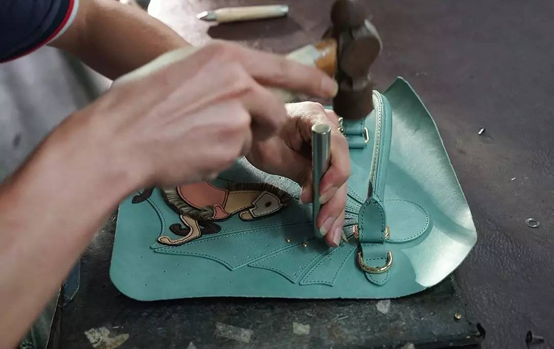 鏈翠俊鎯犻噾瑁曡礊,閲戣璐炴柊鍓ф垜鐨勬伓榄旂┛鎼埍椹粫