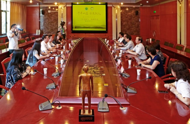 针灸铜人收藏,国医堂北京中医药大学