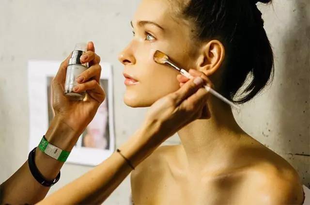 旅行化妆包的必备好物,适合旅行用的化妆包