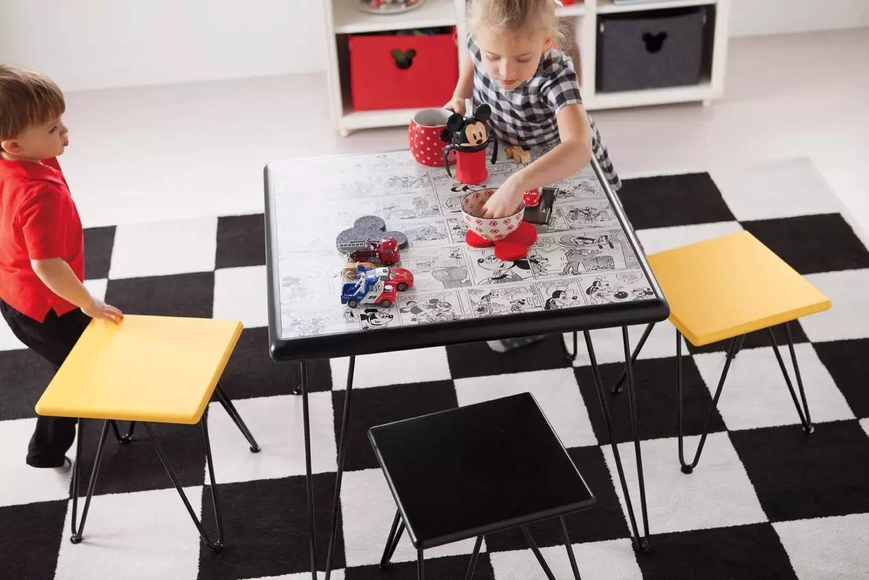 趣味｜我在一间有1000只米奇的房间里待了一小时