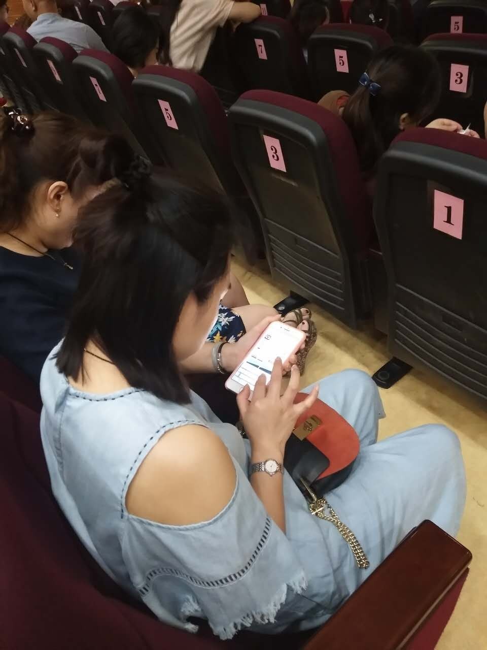 最新导游证ic卡,导游证什么时候停止缴费