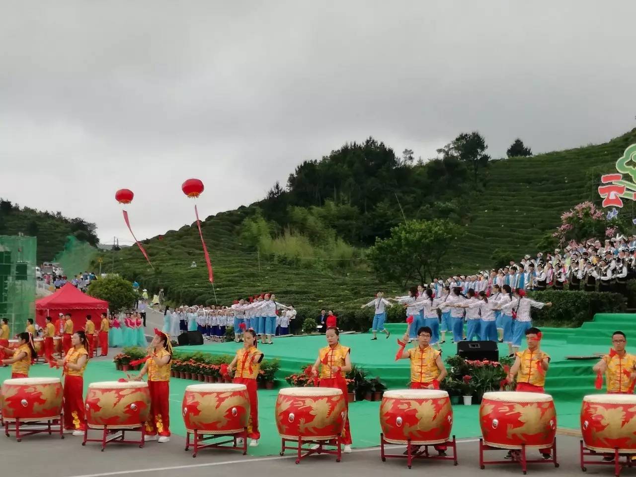 牵手茶人聚匀城，拥抱世界品香茗