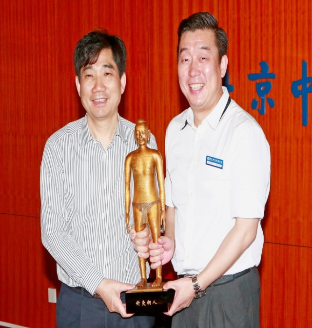 针灸铜人收藏,国医堂北京中医药大学