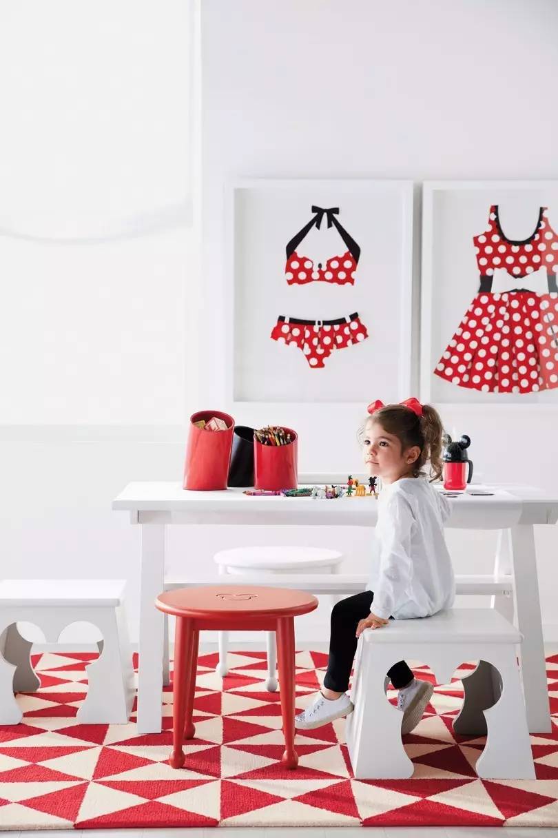 趣味｜我在一间有1000只米奇的房间里待了一小时