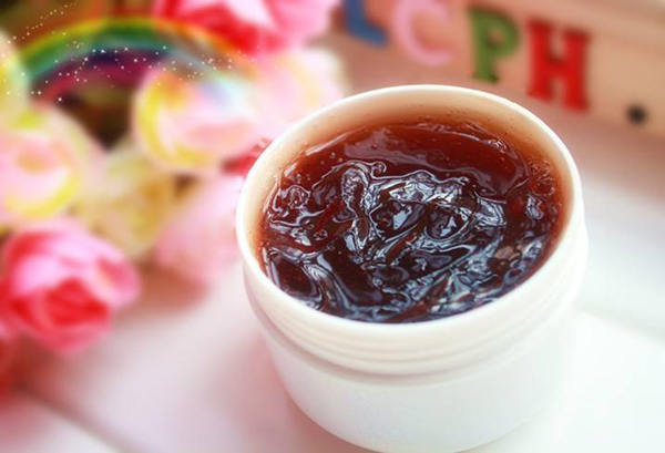 敷完红酒面膜要洗脸吗,红酒面膜可以祛斑吗