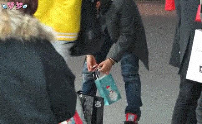 exo最新消息伯贤,exo分享张艺兴