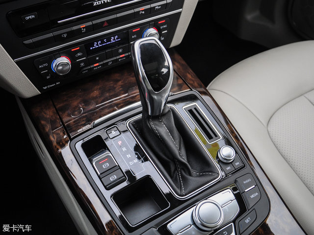 众泰z700高配和低配区别,众泰z700裸车价多少钱