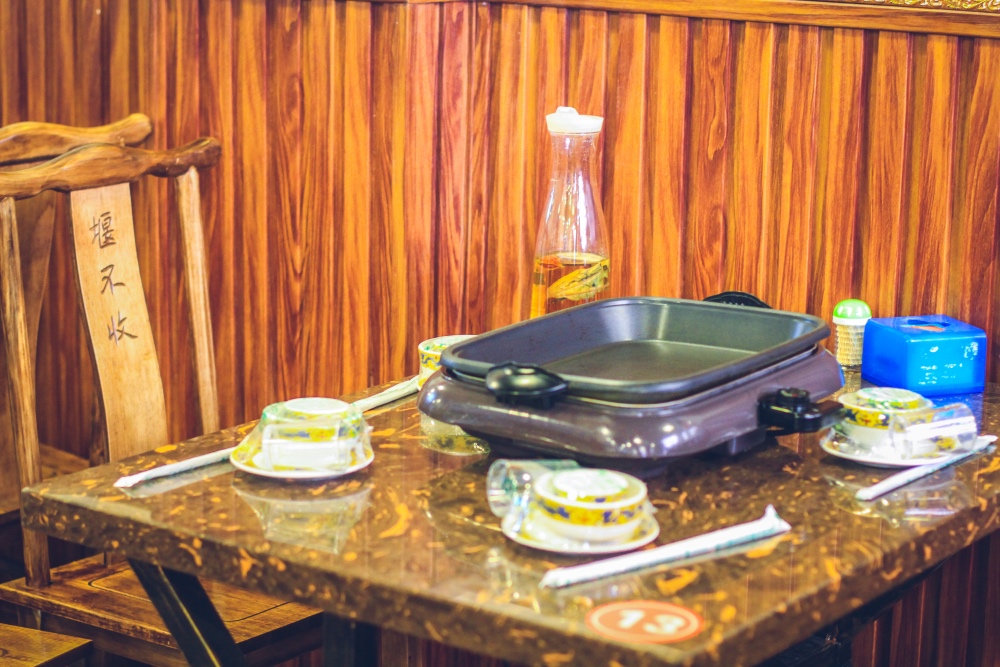 都江堰吃纸包宴,一纸馋纸包鱼凯里店