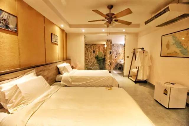 普吉岛“小包总”又火了！撞脸明星的他，用四川美食征服整个海岛