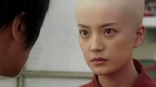 赵薇少林足球光头上场,少林足球赵薇为什么不剃光头