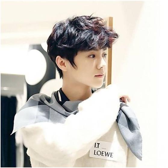 鹿晗戴橘色手链,鹿晗戴手绳