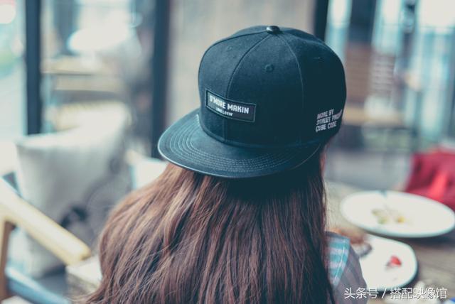 长脸型适合戴什么样的秋款帽子,各种帽子搭配不挑脸型的技巧