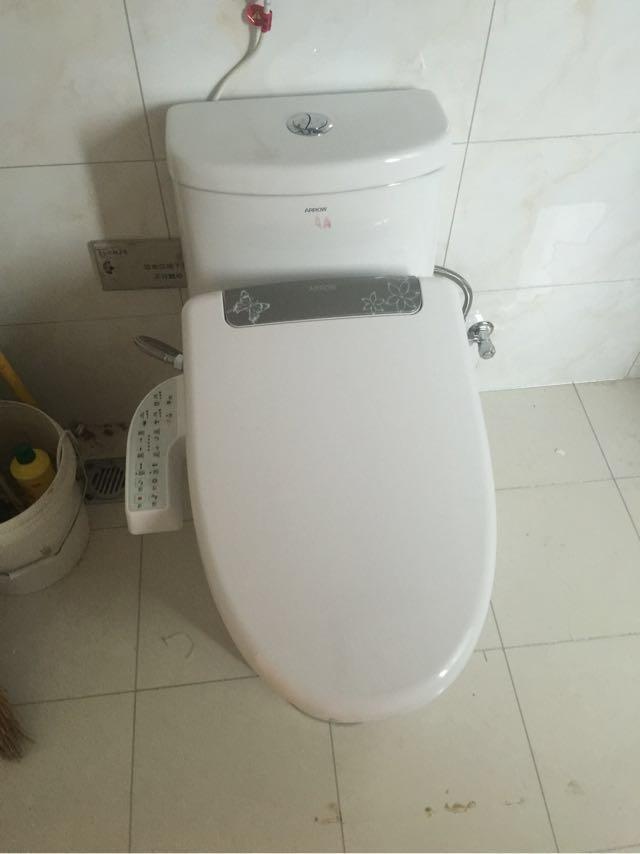 家里房子划进成都五环了，装修好后，一进门就看到一个智能鞋柜，温馨又方便！