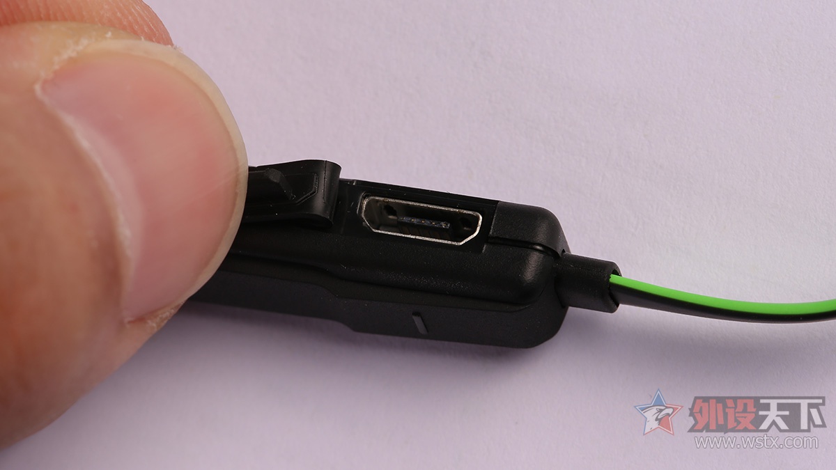 售价899信仰灯降临雷蛇战锤狂鲨BT蓝牙无线耳塞