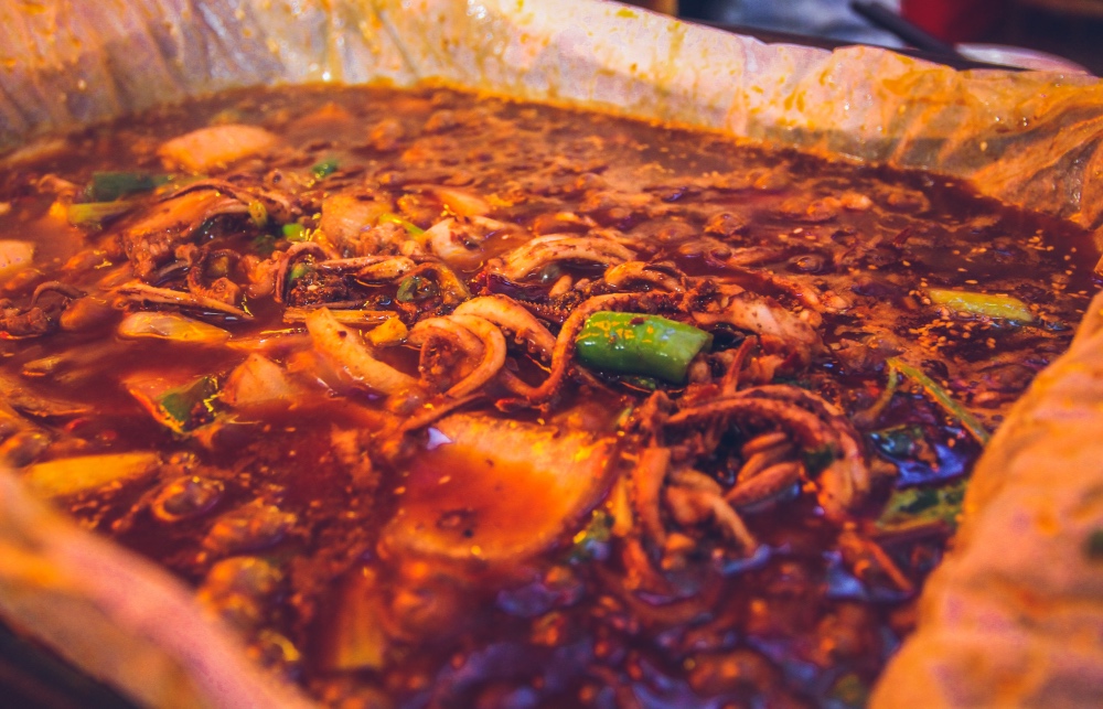 都江堰吃纸包宴,一纸馋纸包鱼凯里店