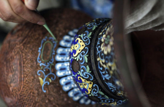 掐丝珐琅景泰蓝画法,景泰蓝掐丝珐琅是最具特色的