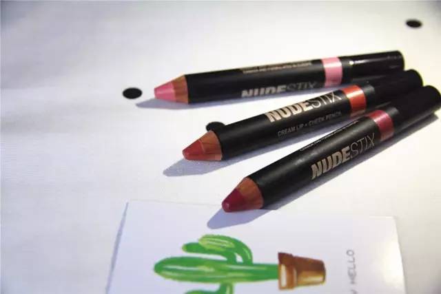 2020平价口红色号排行榜前十名,复古玫红平价学生口红10元以下