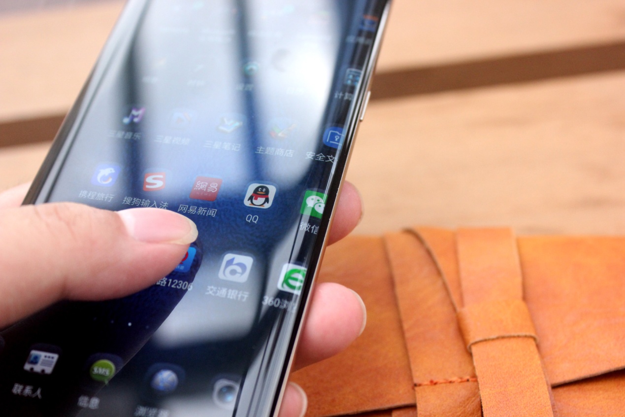 三星galaxys8+值得入手吗,三星galaxys8轻奢版开箱