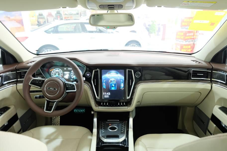 2017年众泰t700顶配评测,众泰t700是什么发动机