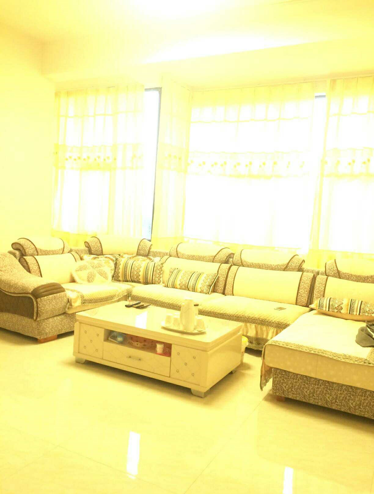 晒晒我家农村自建房，内部装修简单，被表姐嘲笑：驴粪蛋表面光