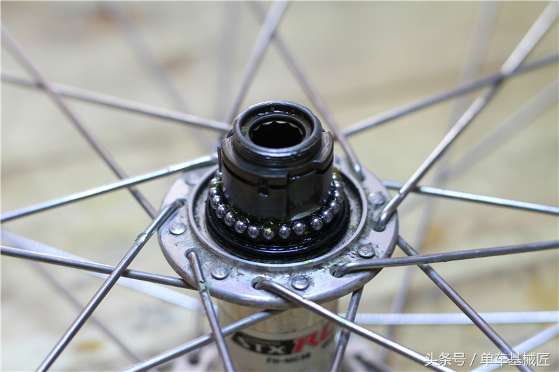 花鼓轴承拆卸技巧,拆滚珠花鼓需什么工具