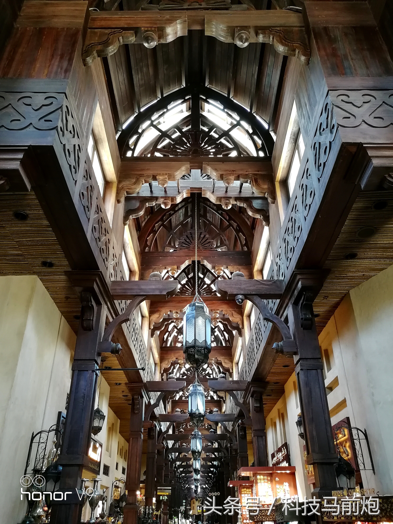 见证沙漠奇迹之美，带着荣耀V9开启迪拜奇遇记