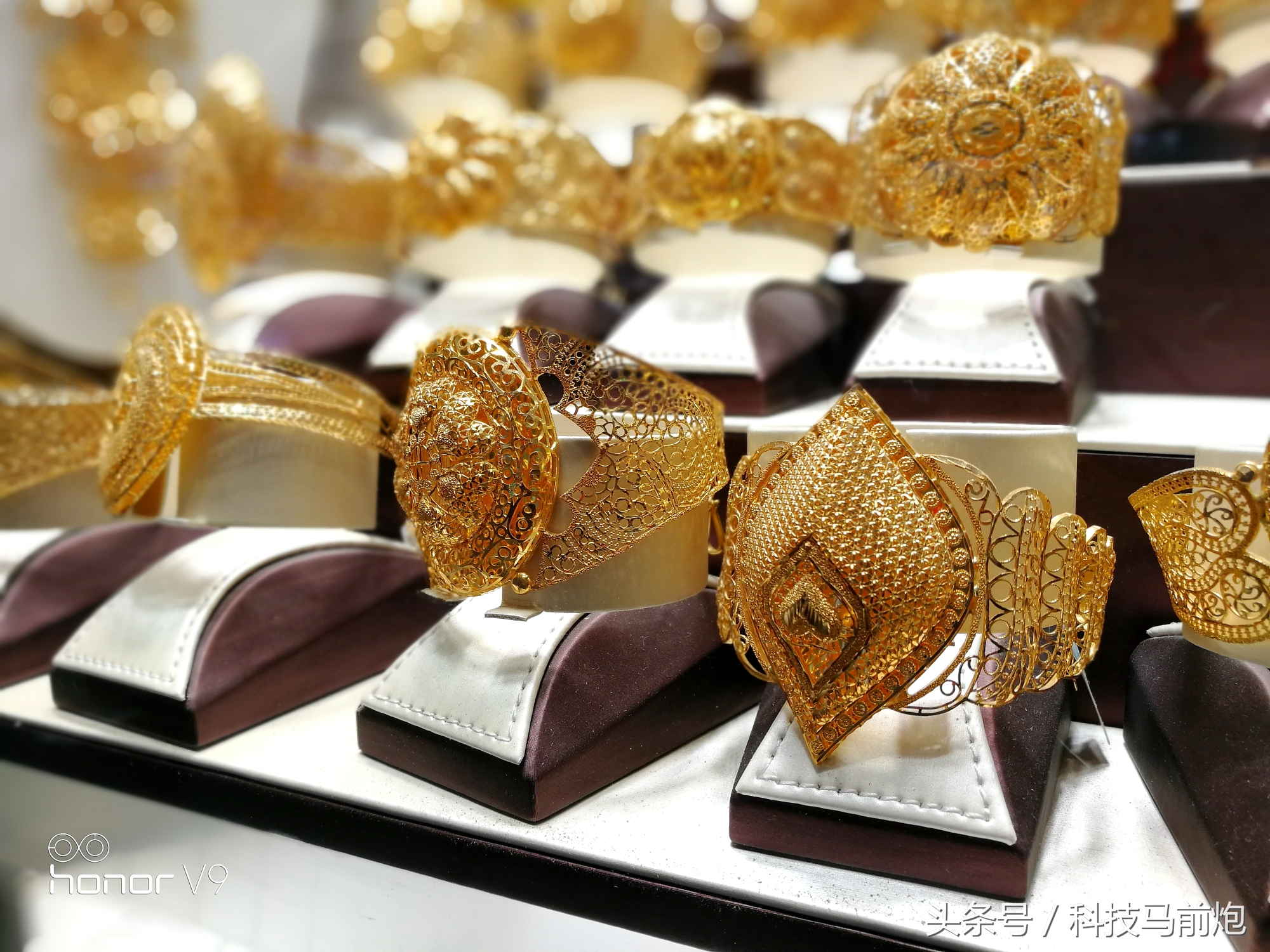 见证沙漠奇迹之美，带着荣耀V9开启迪拜奇遇记