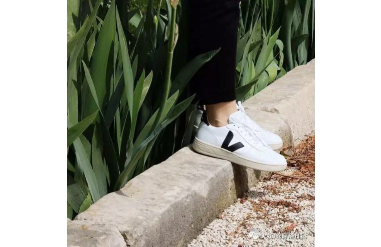 潮流轻奢小白鞋百搭时尚休闲,潮流休闲复古小白鞋