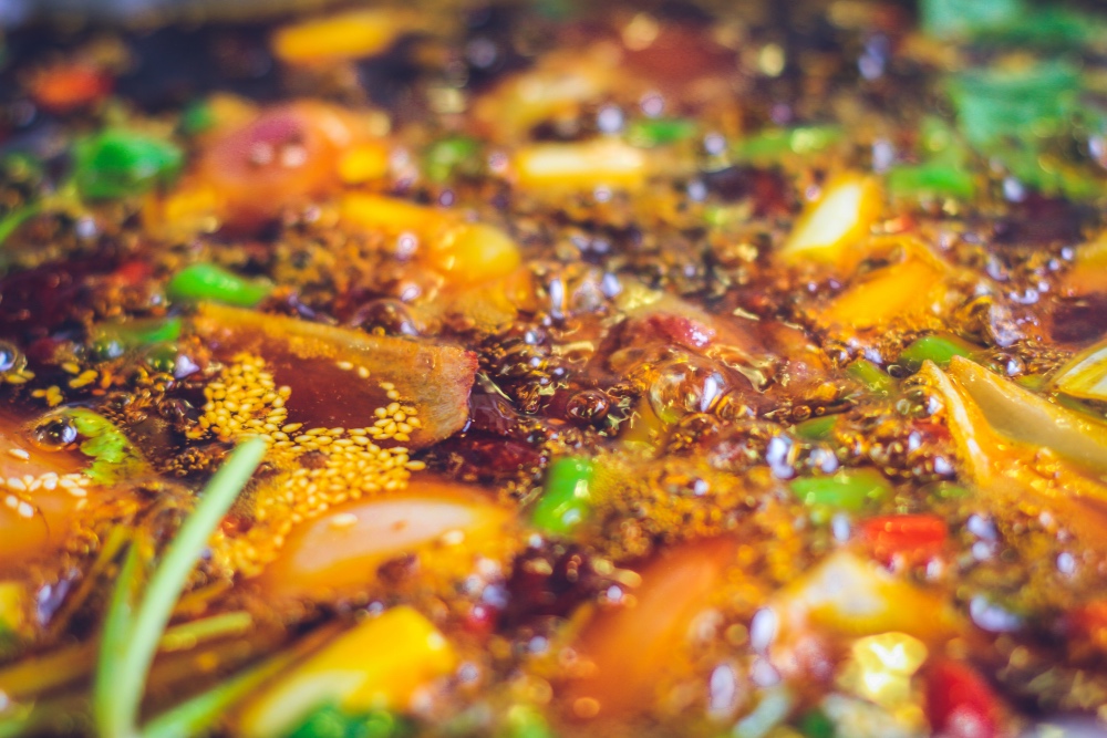 都江堰吃纸包宴,一纸馋纸包鱼凯里店