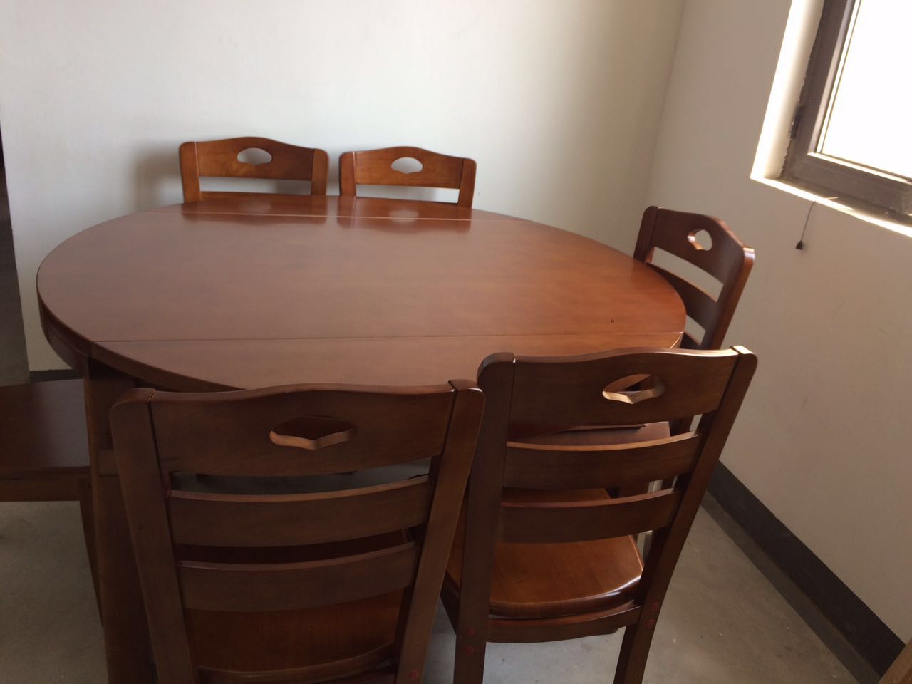 实木餐桌怎么买省钱又好用,实木餐桌购买攻略