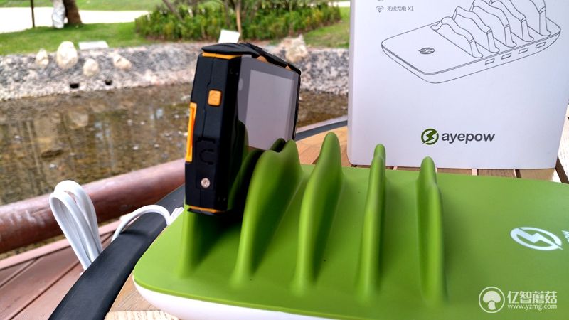 艾泡智能充电器,横看成岭侧成峰跟读