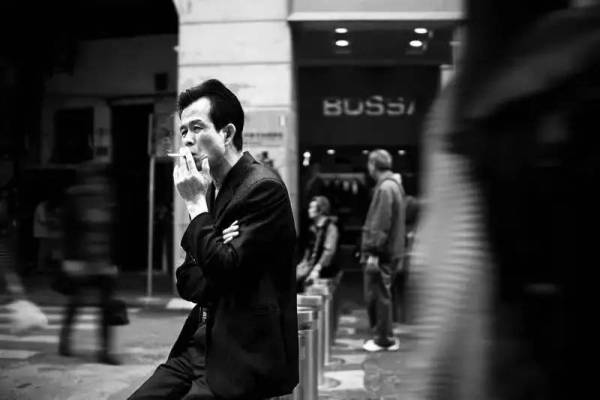 摄影大师的黑白街头摄影作品,30张街头摄影精选