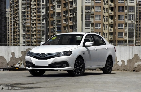 比亚迪e3和瑞虎e怎么选,比亚迪和奇瑞新能源5-6万怎么选