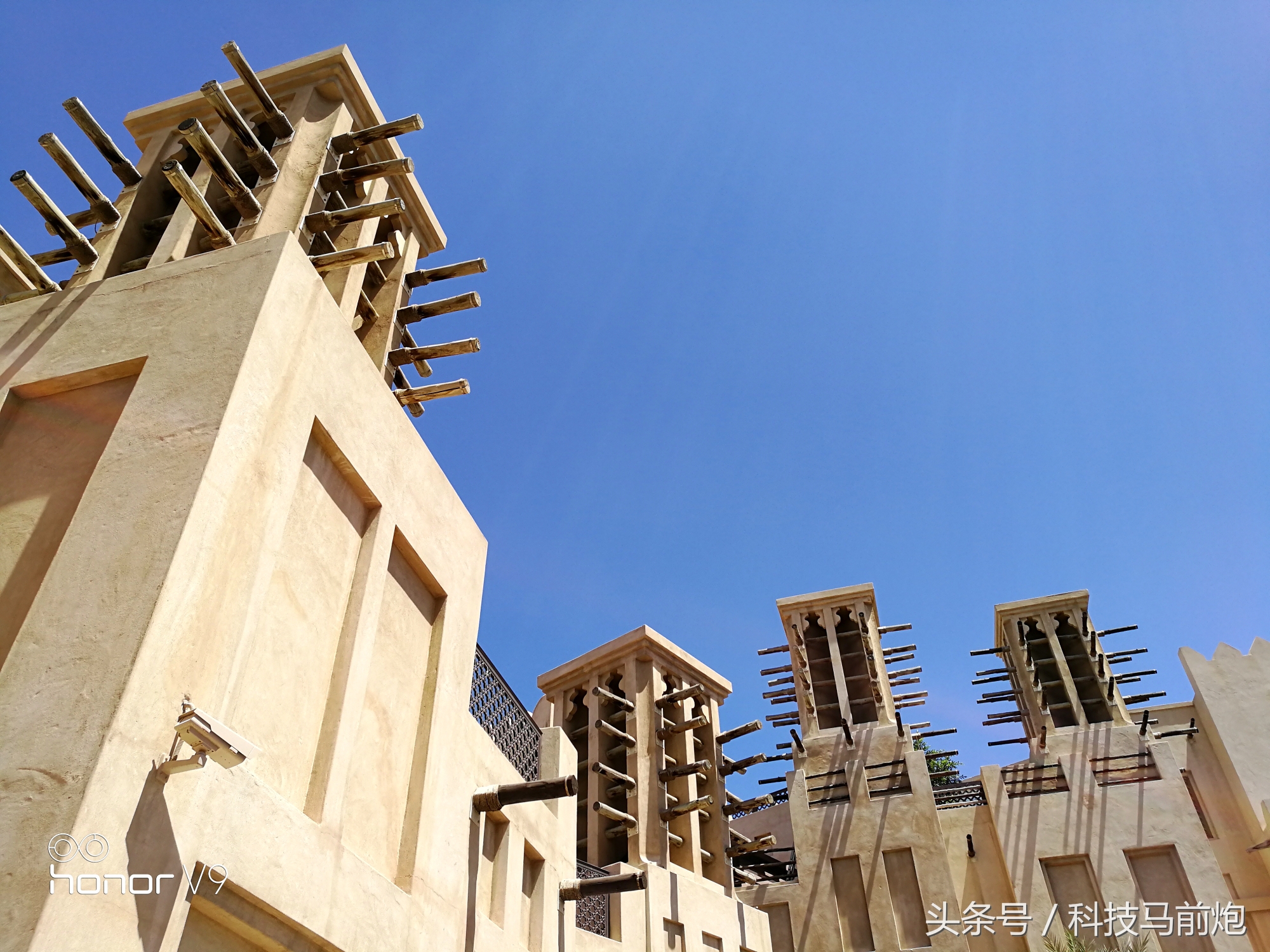 见证沙漠奇迹之美，带着荣耀V9开启迪拜奇遇记