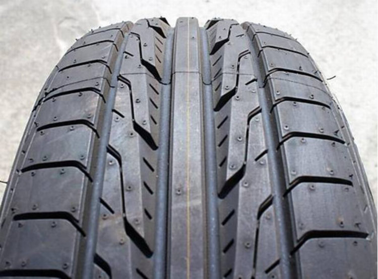 原厂轮胎好还是品牌的轮胎好,应诺轮胎对标哪个品牌轮胎