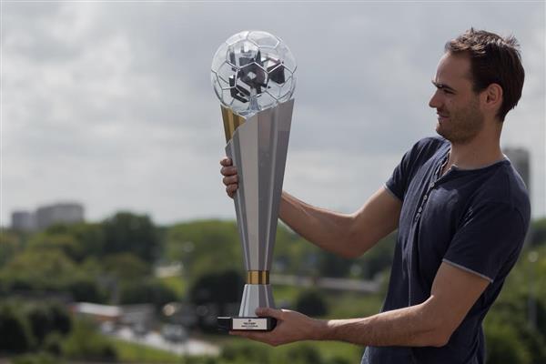 实况足球世界冠军,实况足球2021英超冠军奖杯