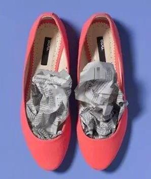 新买的高跟鞋怎样防止磨脚,对象穿高跟鞋磨脚怎么办