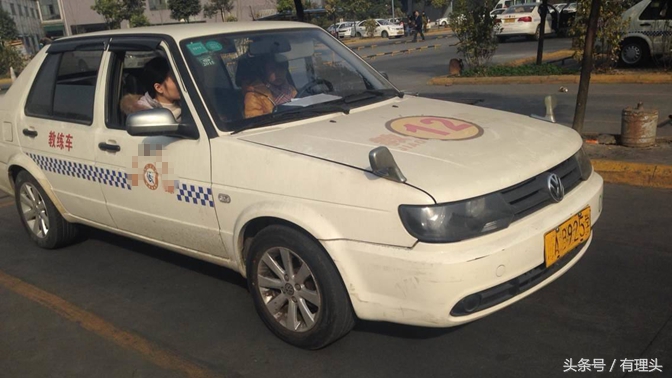 科二倒车入库高手,科二倒车入库怎么能找准点