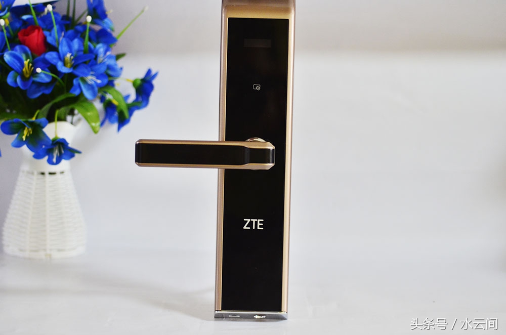 解锁智能门锁,中兴智能门锁安全锁怎么用