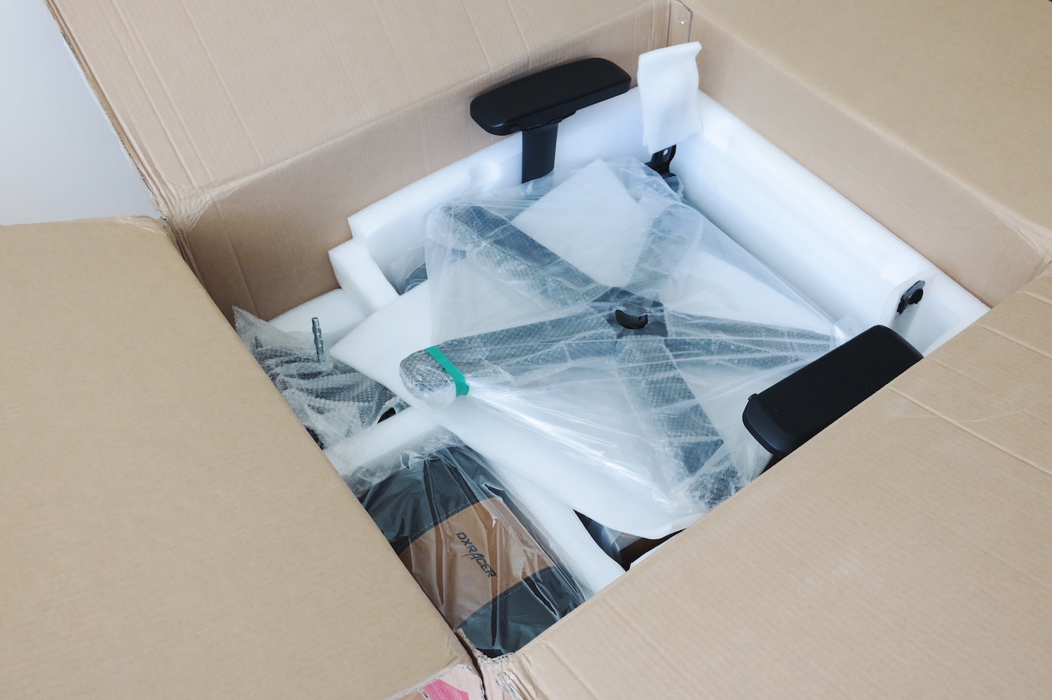 dxracer电脑椅评测,dxracer电脑椅黄色