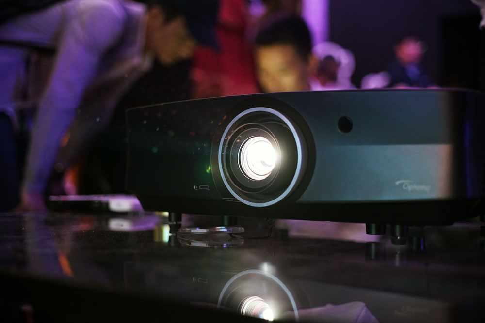 奥图码和爱普生4k投影仪哪个好,奥图码全高清家用投影机评测