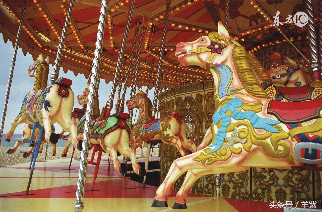 人生像旋转木马美文,旋转木马伤感孤独文案