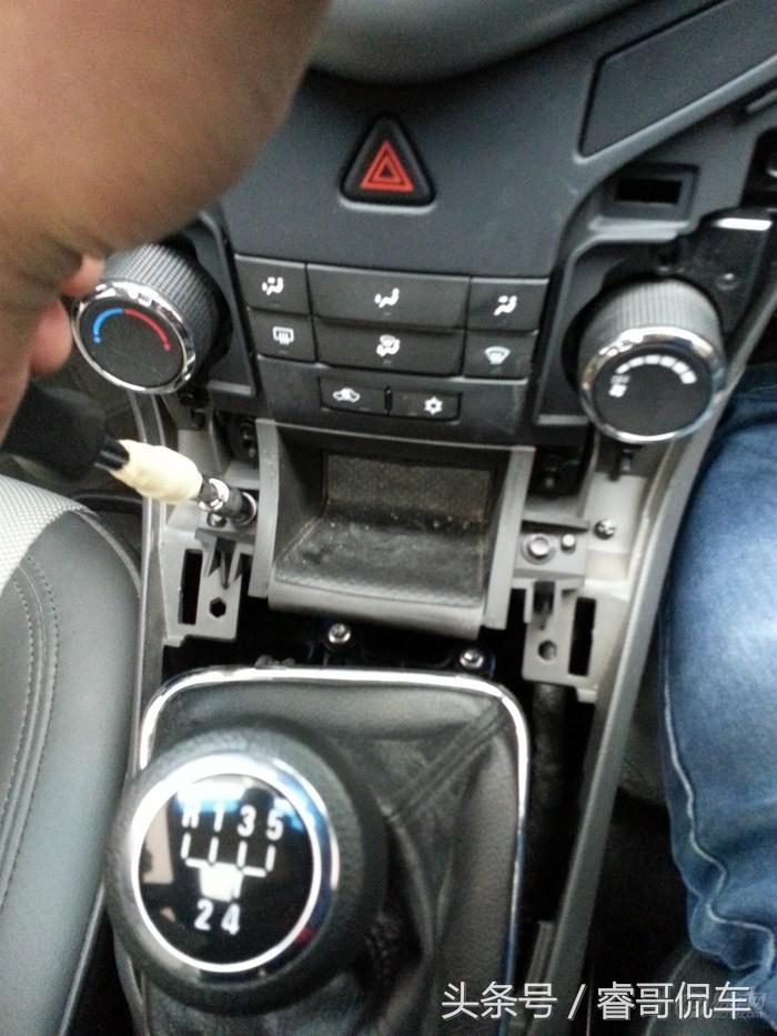 没钱买高配只能自己动手了！科鲁兹车主加装大屏导航倒车影像