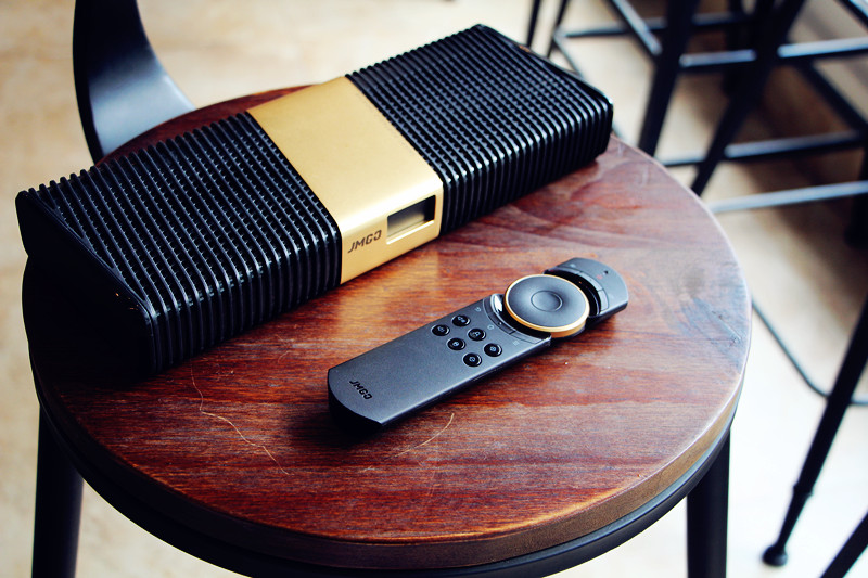 坚果睿途r8投影仪怎么用,坚果投影仪睿途r8死机