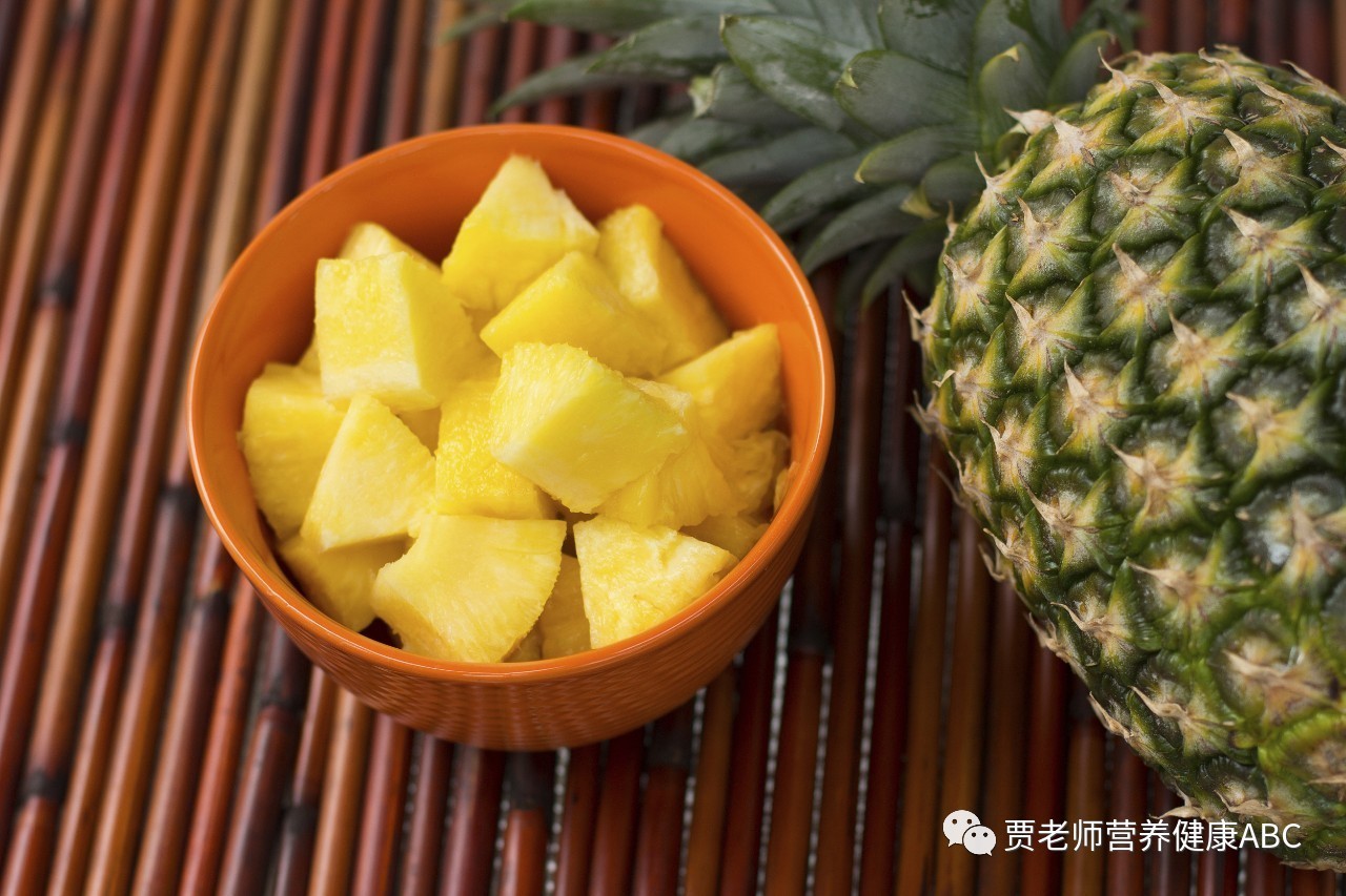 菠萝还是凤梨啊,菠萝还是凤梨要用盐水泡