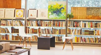 报之温暖，世人却以痛吻我——24小时书店调查报告