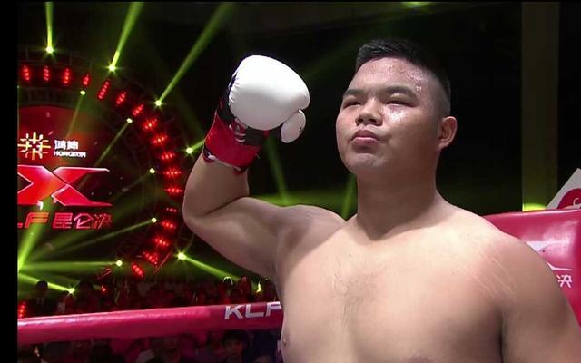 少林武术学校第一名,少林塔沟武校97年万人表演