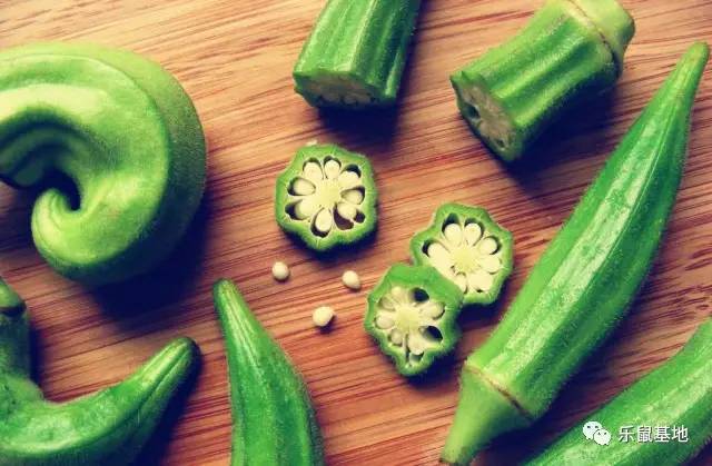 小秋葵有什么好吃的,夏天要多吃秋葵教你新吃法