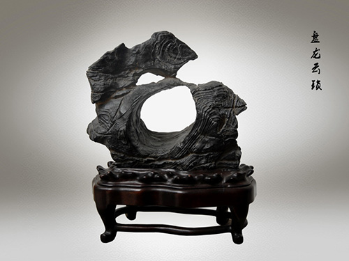 此石几十年来价格一直很高,要个带洞或象形更是高的要命